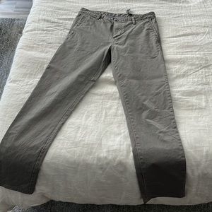 Vuori Men’s Collins Chino Pant - 32 Waist - Cocoa